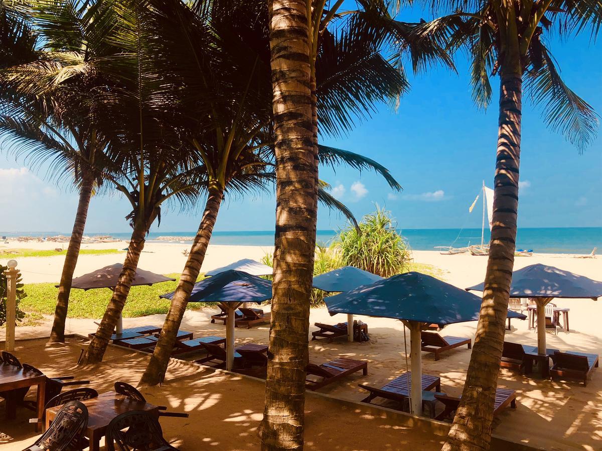 Lanka Beach Hotel Ettukala Esterno foto
