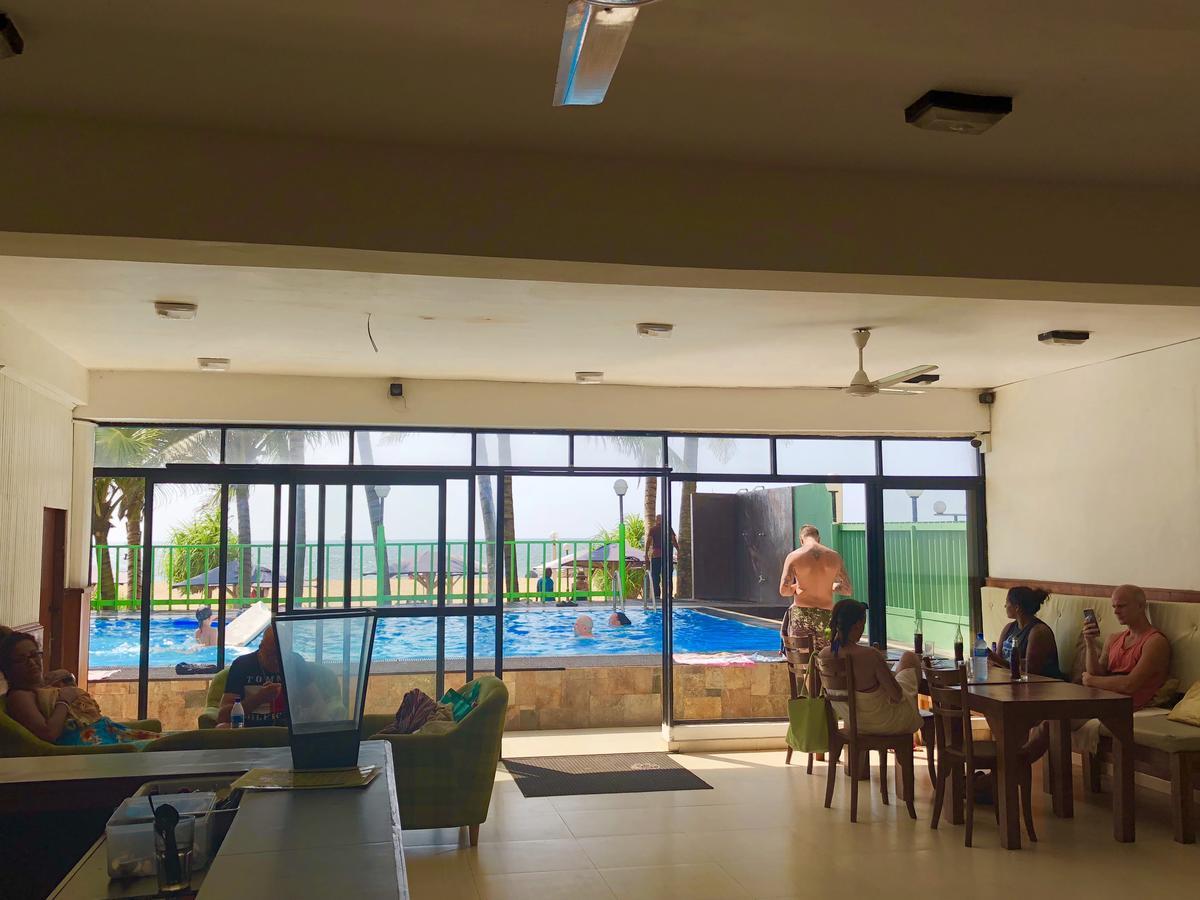 Lanka Beach Hotel Ettukala Esterno foto