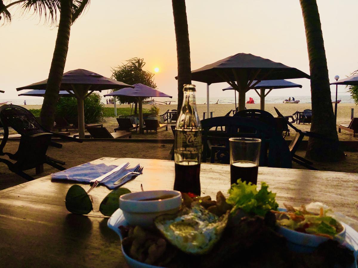 Lanka Beach Hotel Ettukala Esterno foto