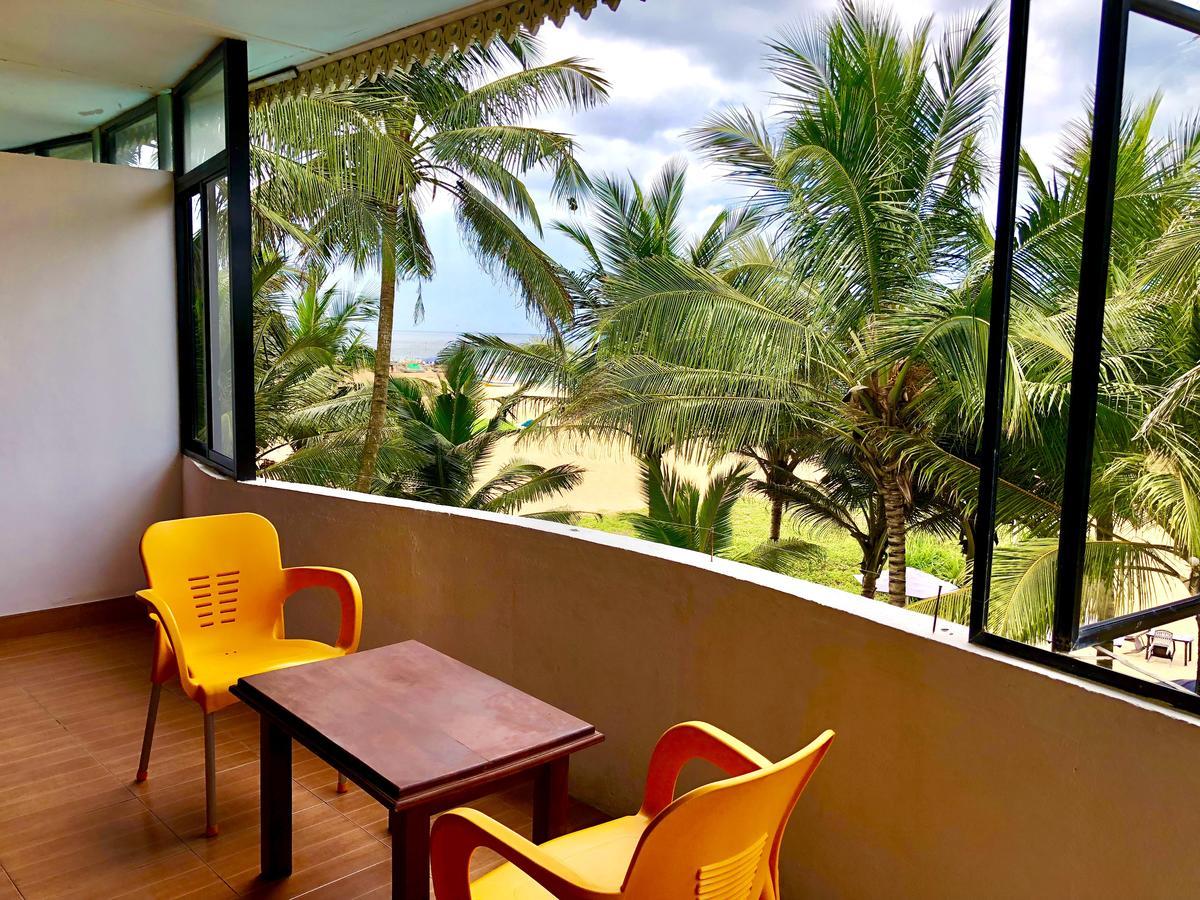 Lanka Beach Hotel Ettukala Esterno foto