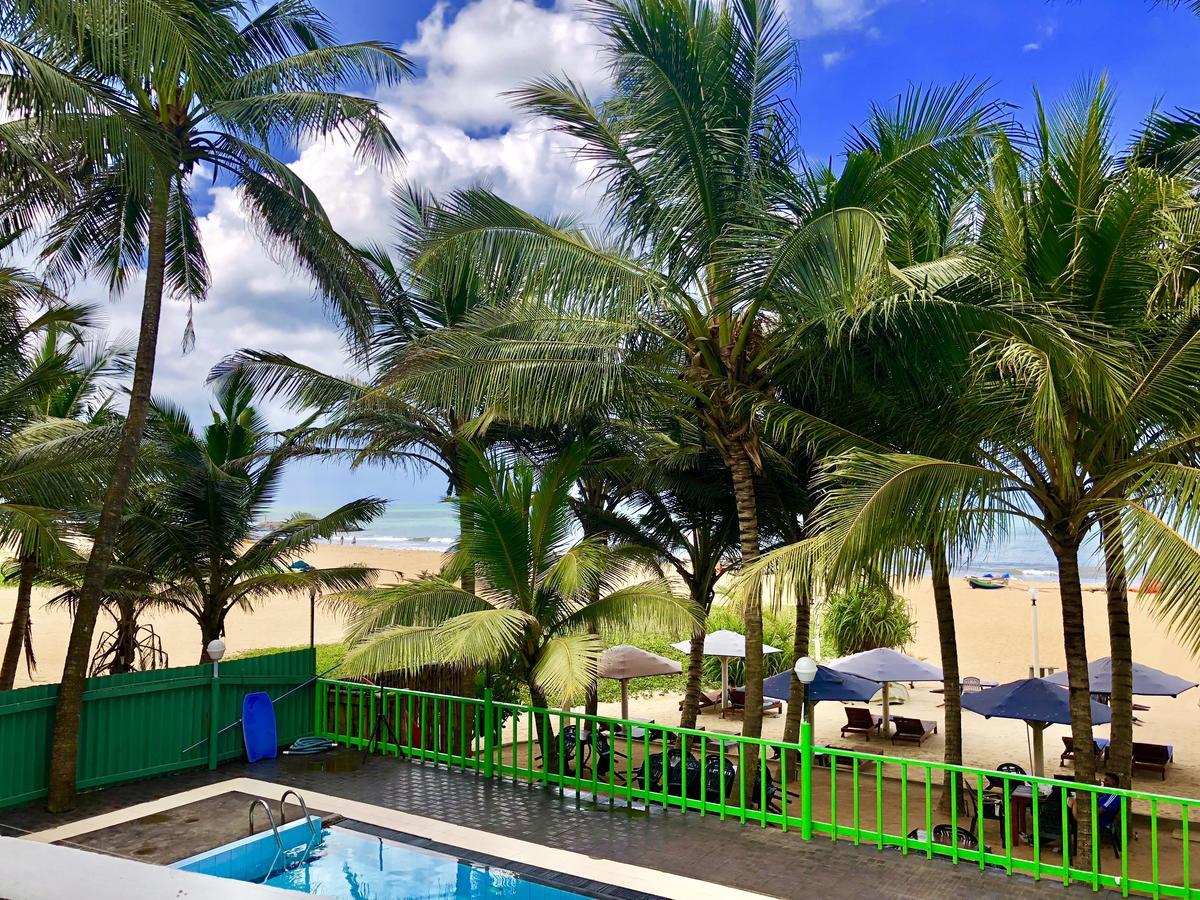 Lanka Beach Hotel Ettukala Esterno foto