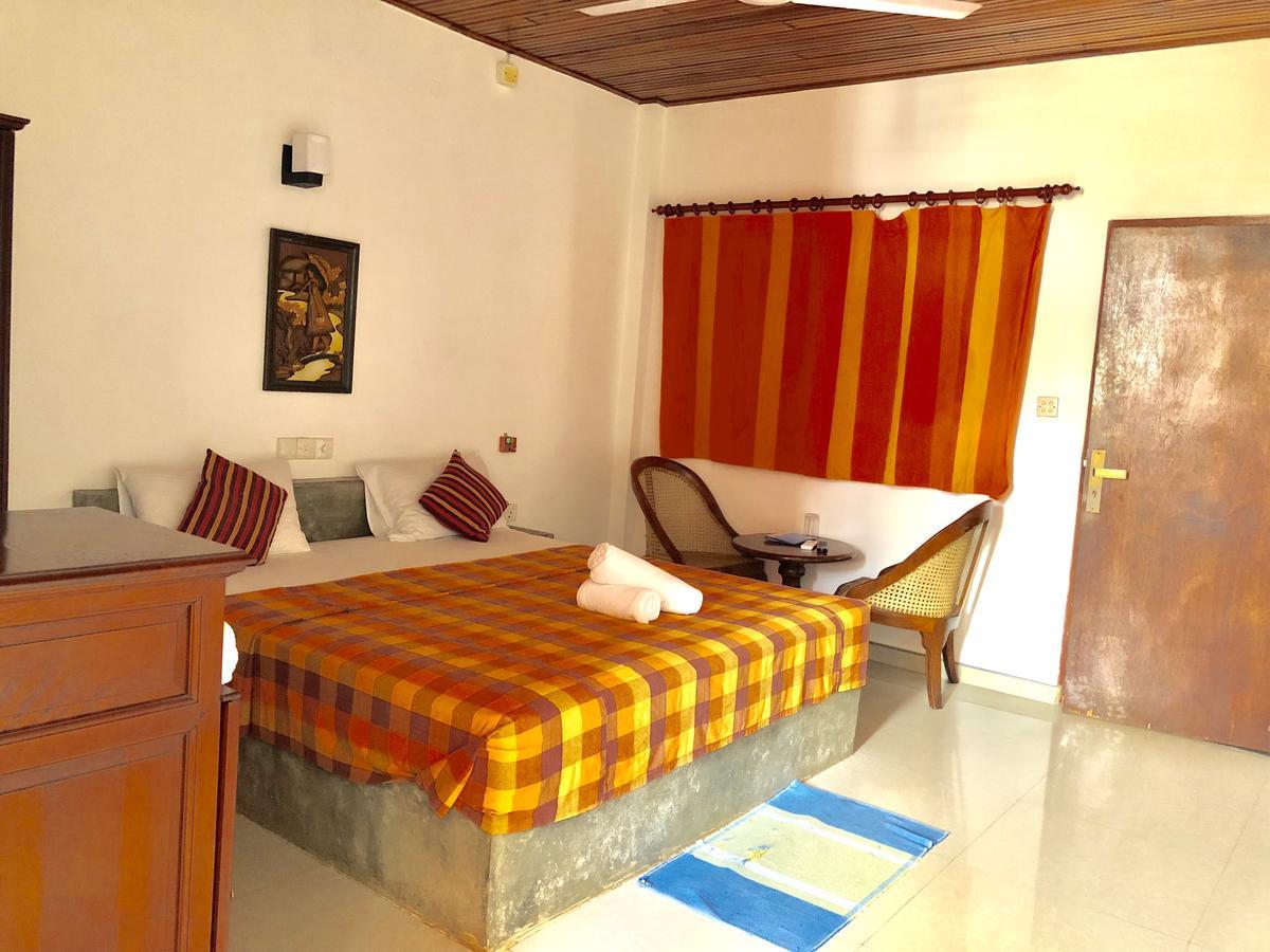 Lanka Beach Hotel Ettukala Esterno foto