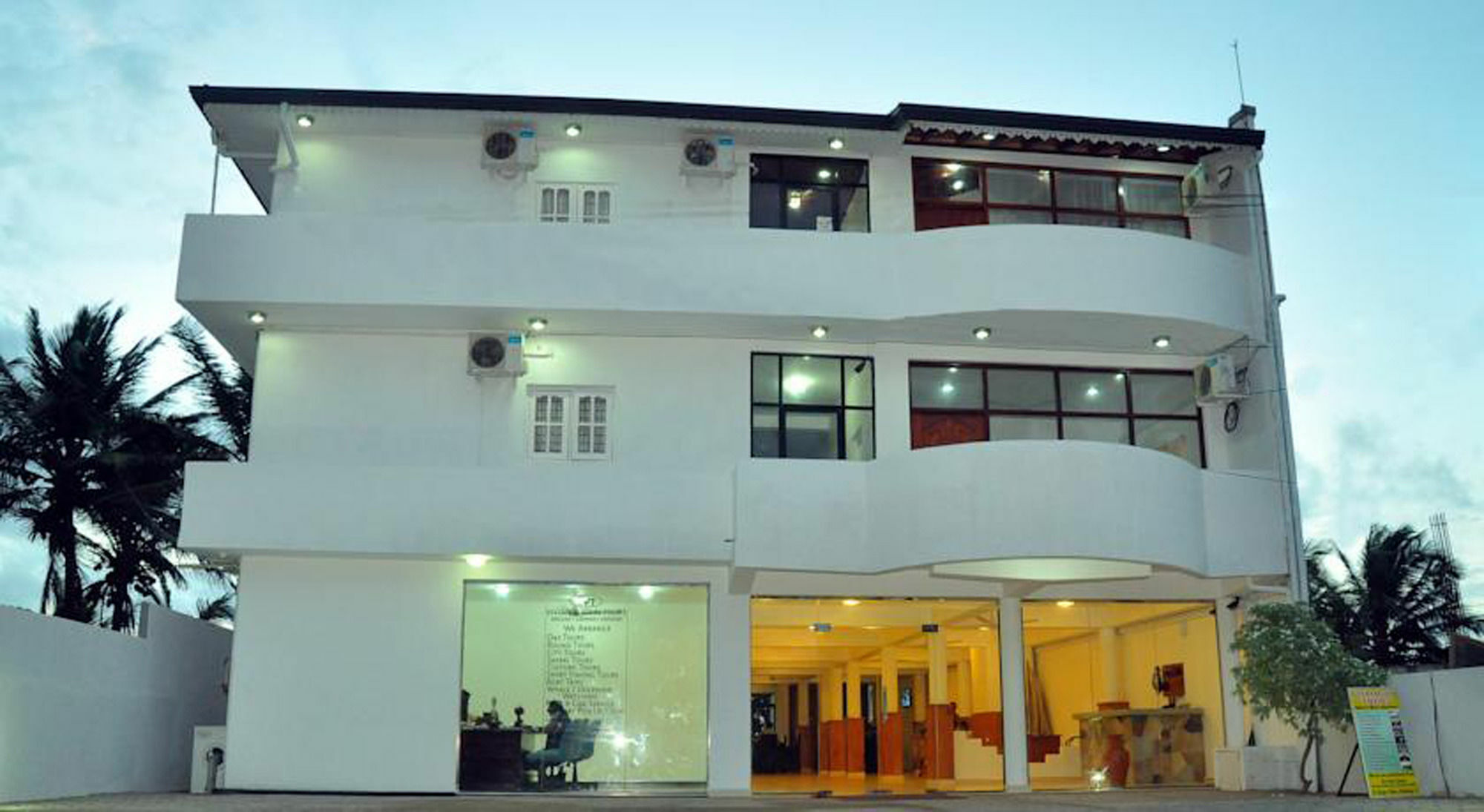 Lanka Beach Hotel Ettukala Esterno foto