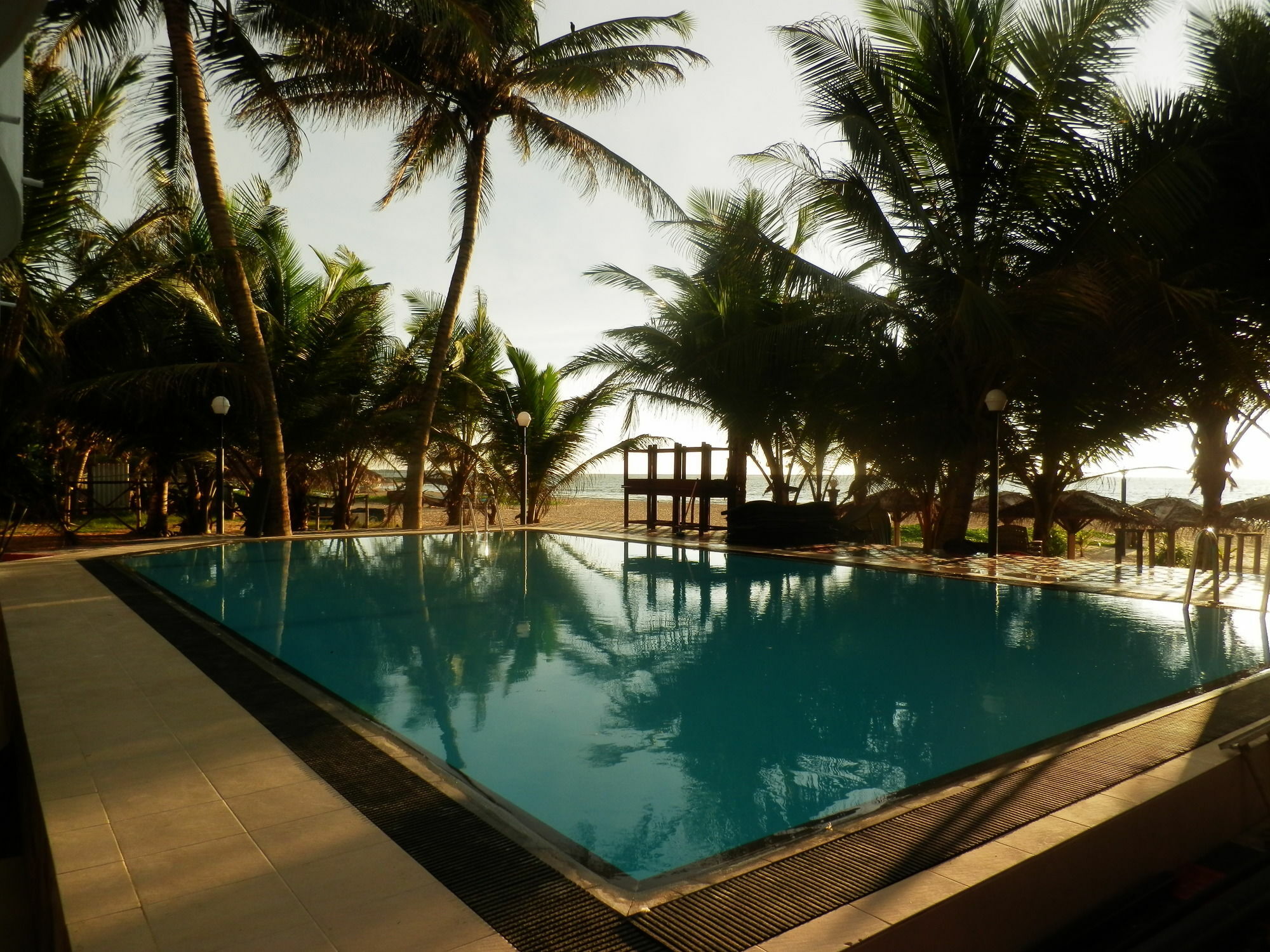 Lanka Beach Hotel Ettukala Esterno foto